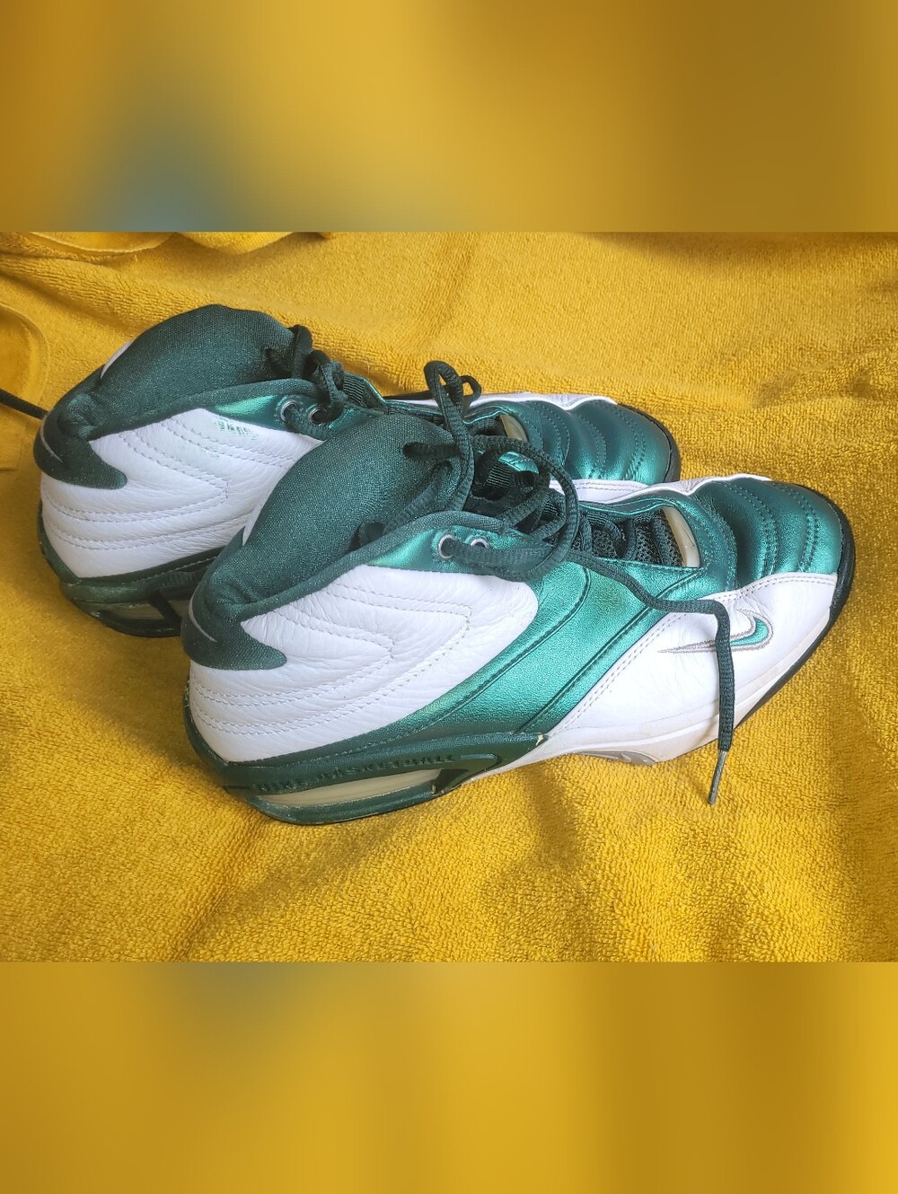 Nike Green/White Max Air Size 7 Athletic Shoes